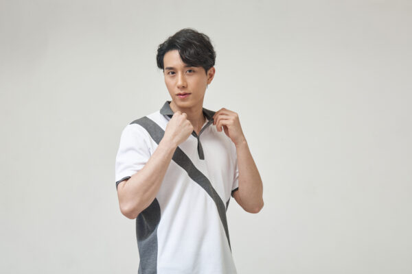 เสื้อโปโลสีขาว