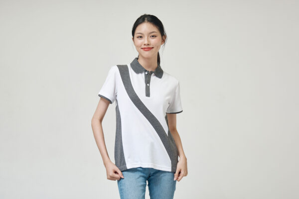 เสื้อโปโลสีขาว